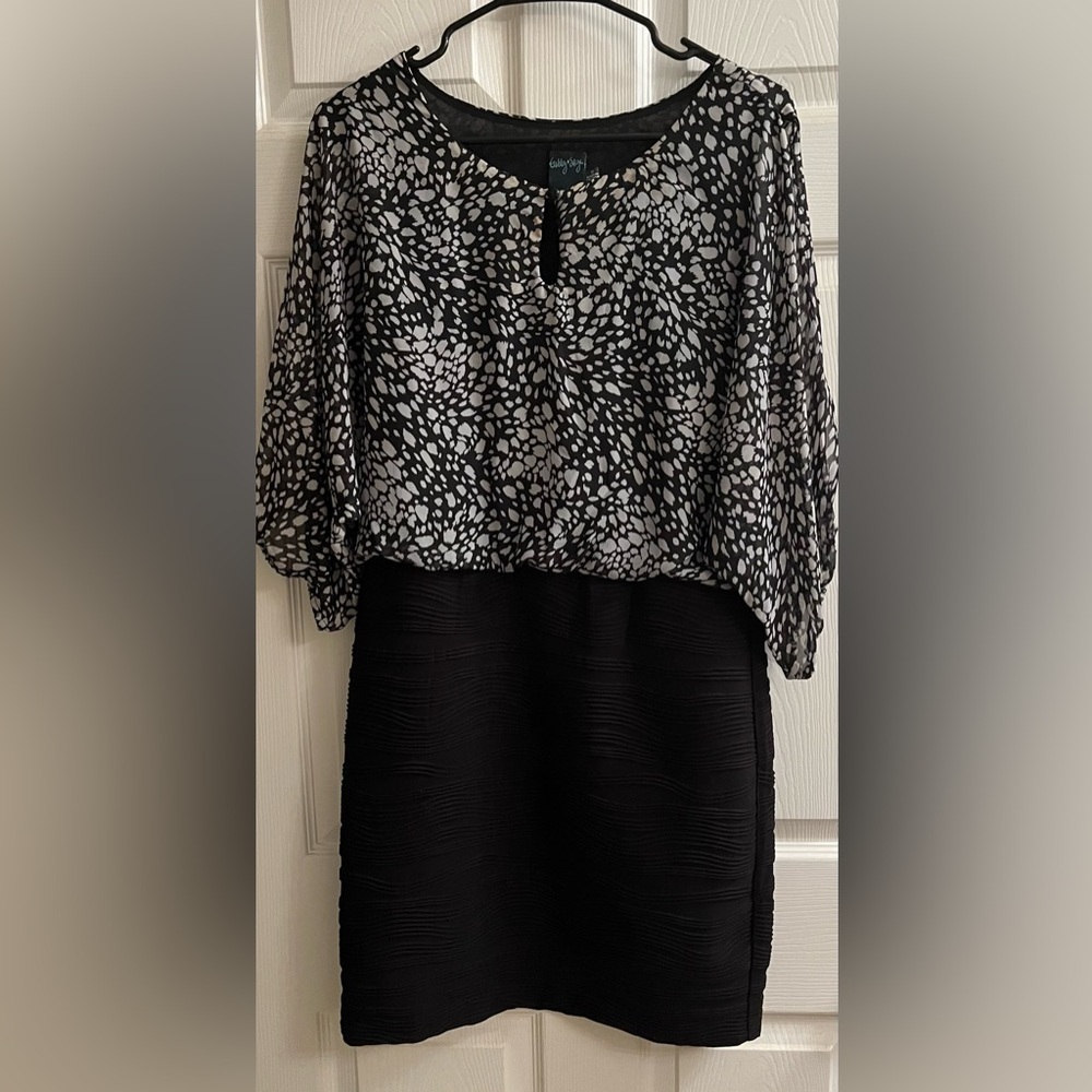 GABBY SKYE~DRESS~3/4 SLEEVES~KNEE LENGTH~8